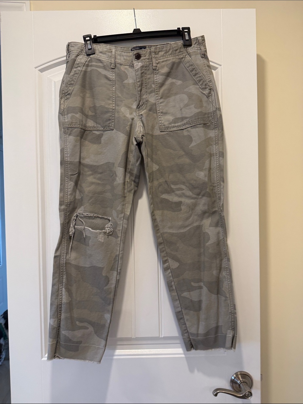 Abercrombie & Fitch Gray Camo Cargo Pants
